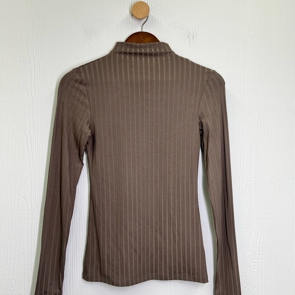 H&M - NWT Dark Beige Ribbed Stripe Long Sleeve Mock Neck Blouse Size Small - Picture 6 of 10